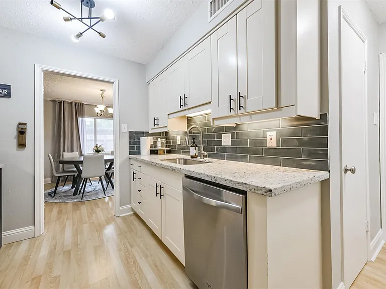 14111 Misty Meadow Ln — Photo 13
