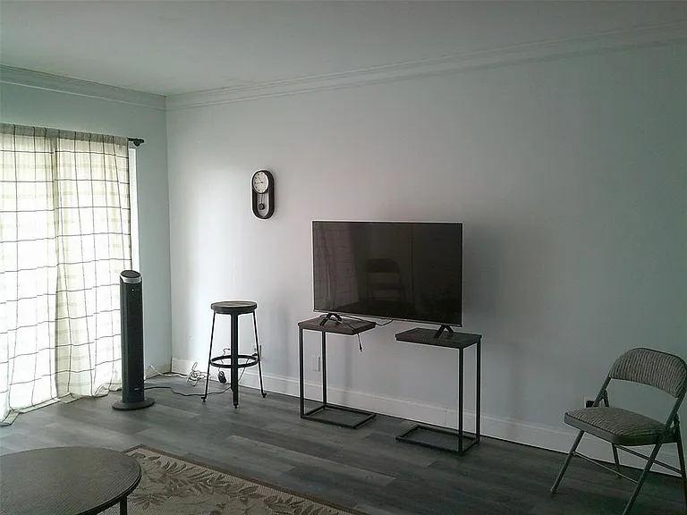 624 NW 13th St #22 — Photo 8
