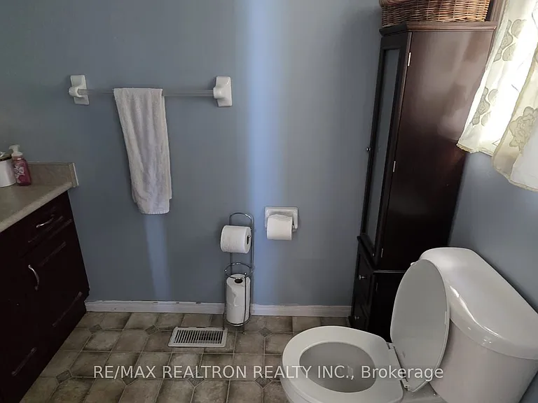 123 Westmeadow Dr — Photo 24