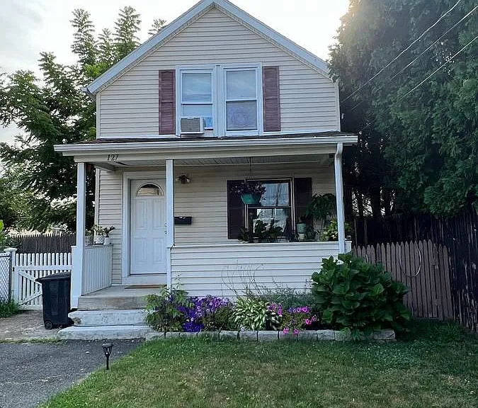 127 Pine St — Photo 1