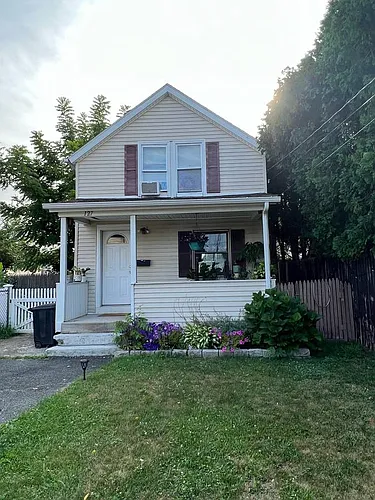 127 Pine St Photo 1