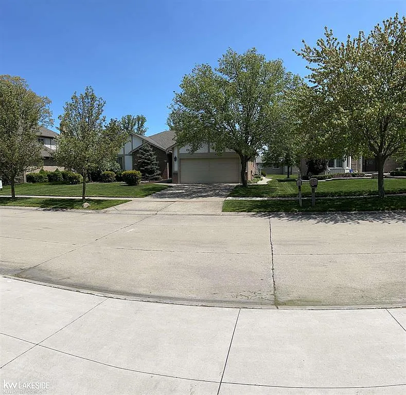 3 bed, 2.5 bath, 1910 sqft, $2,900 — Photo 3