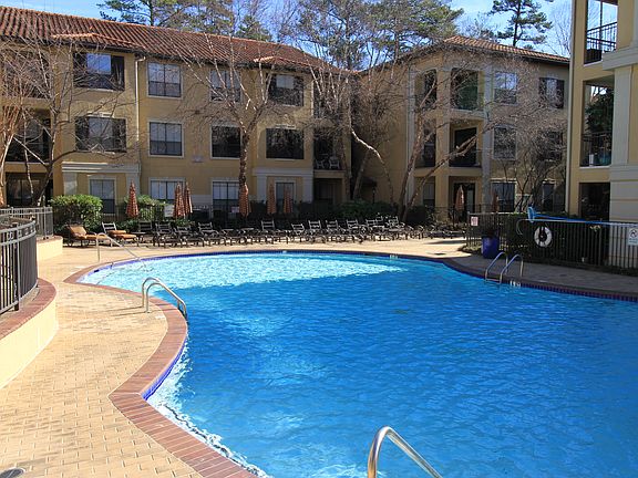 3rd image of 3777 Peachtree Rd NE APT 1225