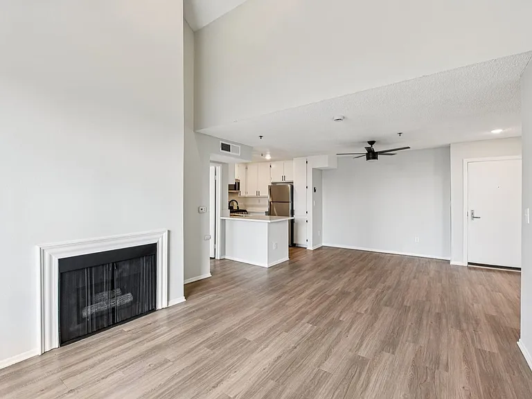 310 Virgil — Photo 51