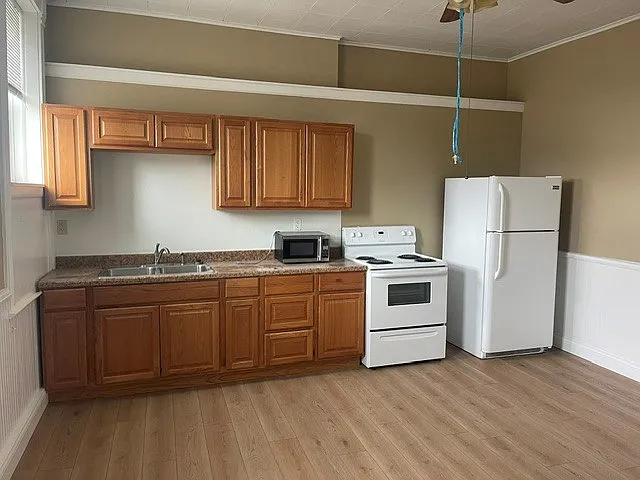 1 bed, 900 sqft, $750 — Photo 2