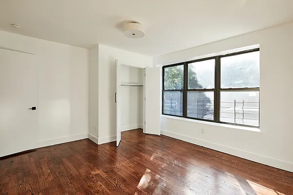 Rented by Venn NY Inc | media 5