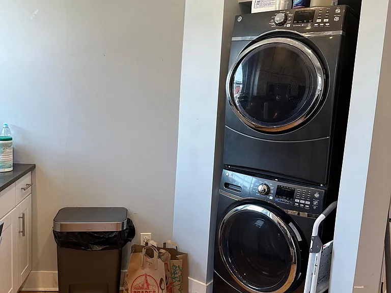 251 S Saint Clair St #8 — Photo 3