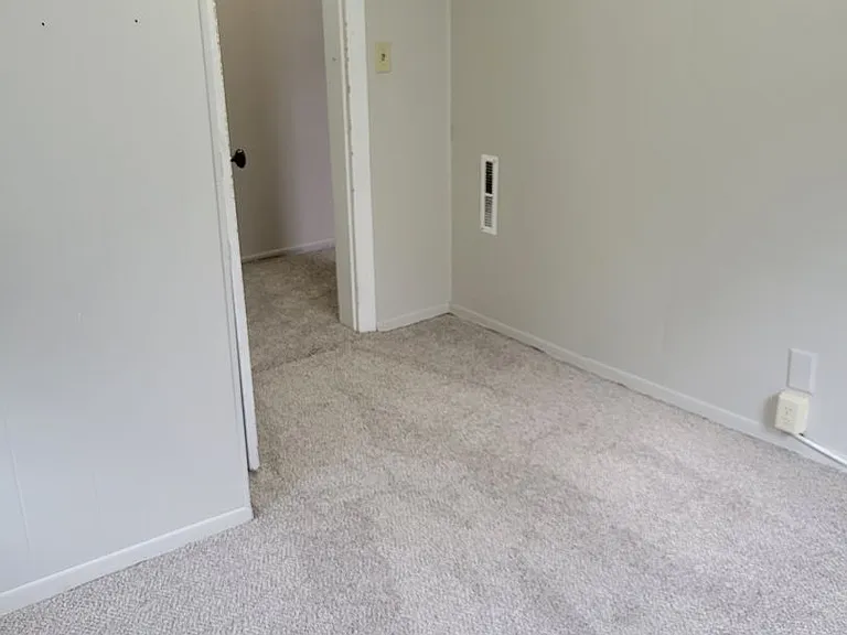 533 W Kinne St — Photo 23