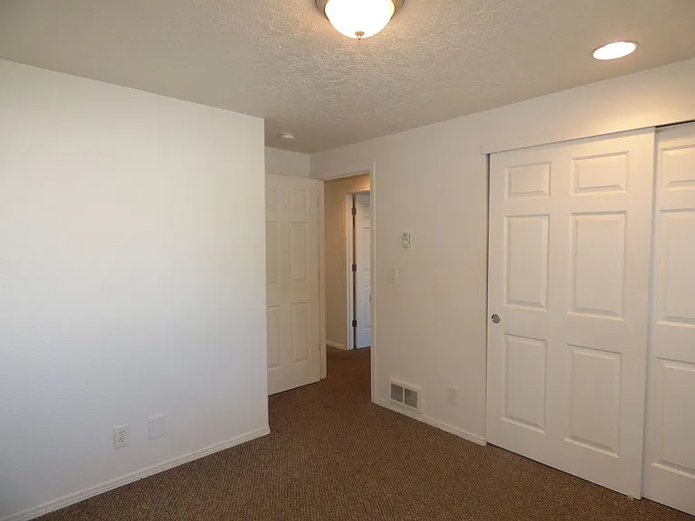 4811-4813 Cougar Ct SE — Photo 15