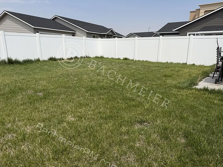 151 SW Nye Ave — Photo 19