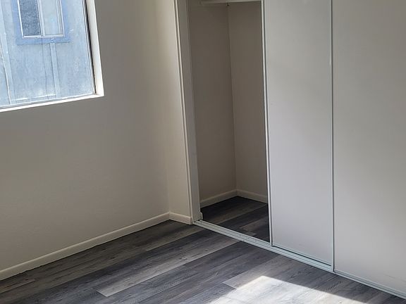 ONE BEDROOM LARGE CLOSET