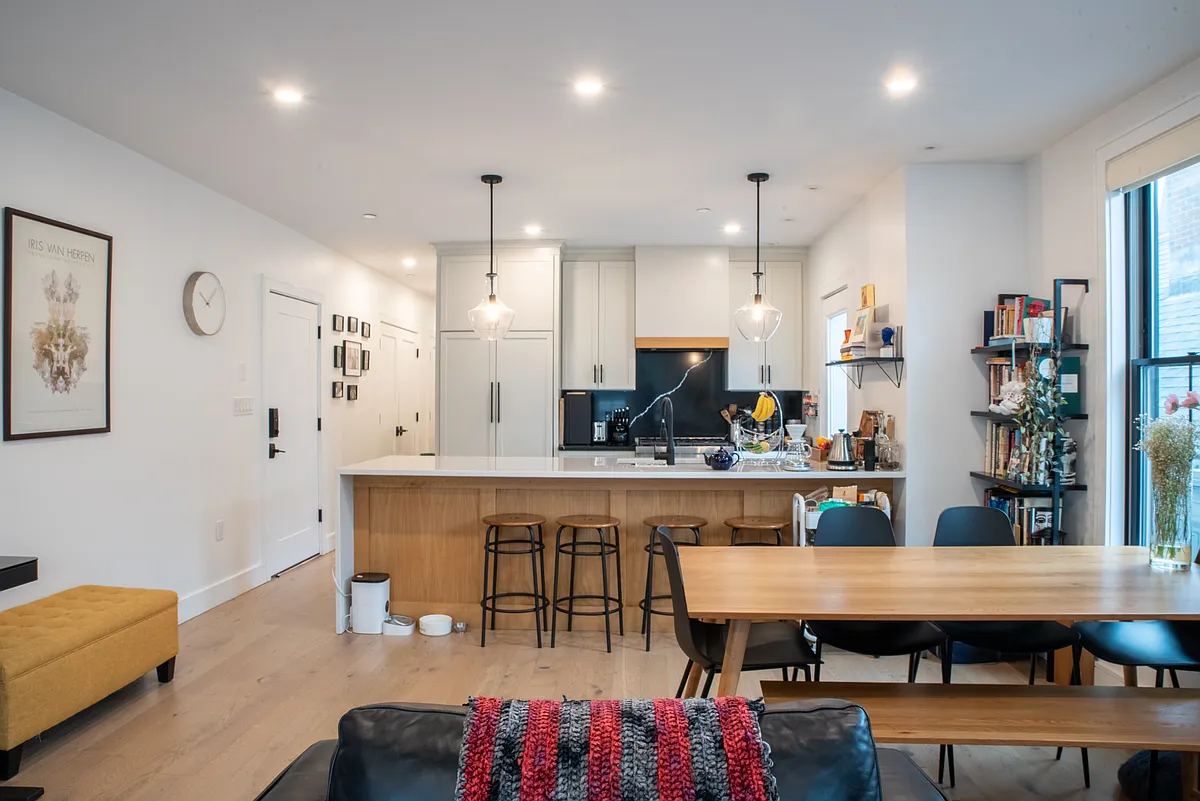 Building Photo - 57 Saratoga St #4