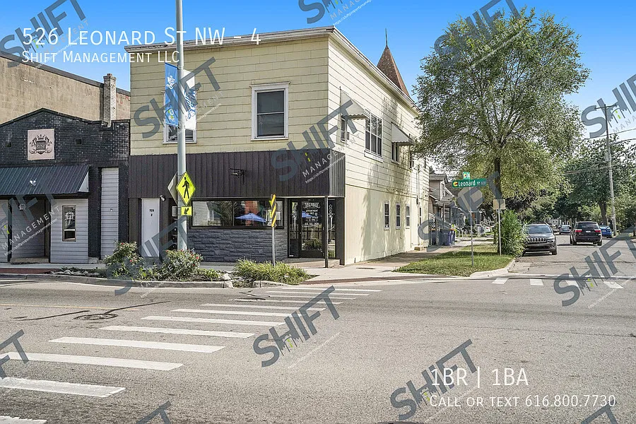 526 Leonard St NW #4
