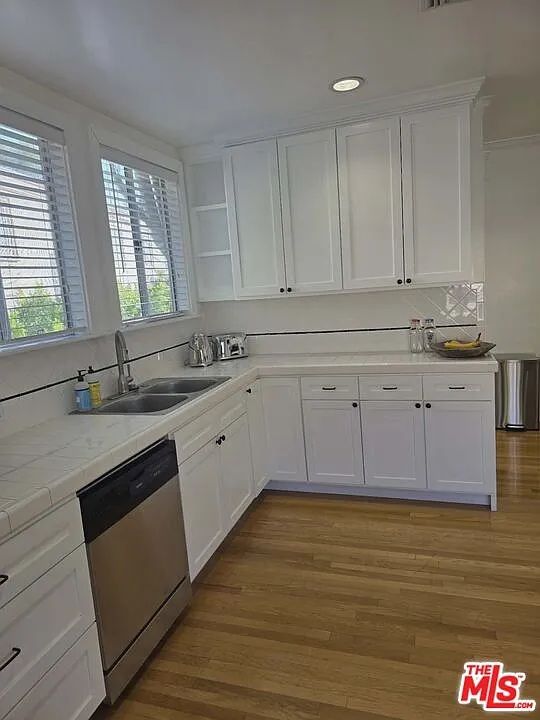 2 bed, 3.0 bath, $5,500 — Photo 3