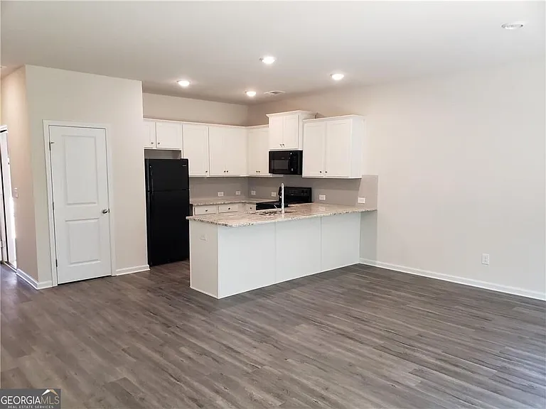2725 Daybreak Ct NW — Photo 4