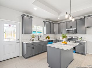 5623 Midcrown Dr, San Antonio, TX 78218