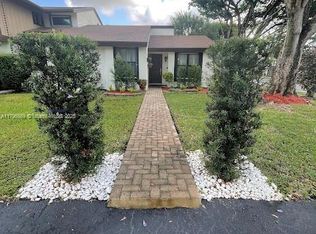 12815 SW 71st Ln, Miami, FL 33183