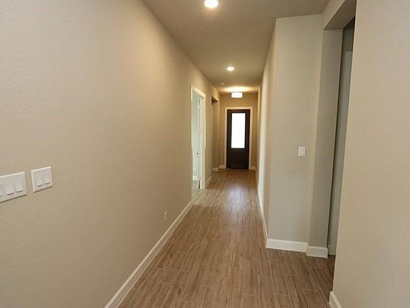 3rd image of 5511 Mesa Estates Dr
