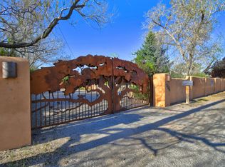 1006 Chavez Rd NW, Los Ranchos De Albuquerque, NM 87107