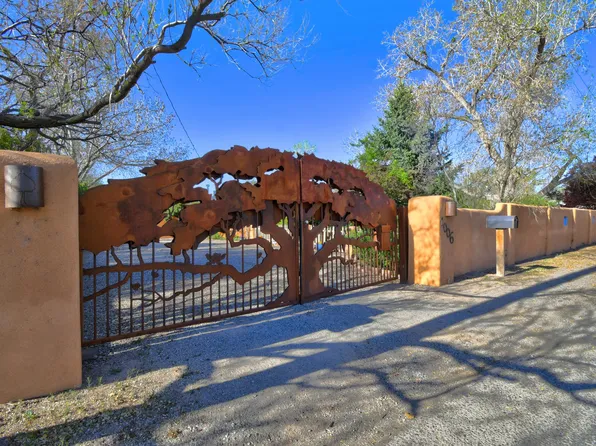 1006 Chavez Rd NW, Los Ranchos De Albuquerque, NM 87107