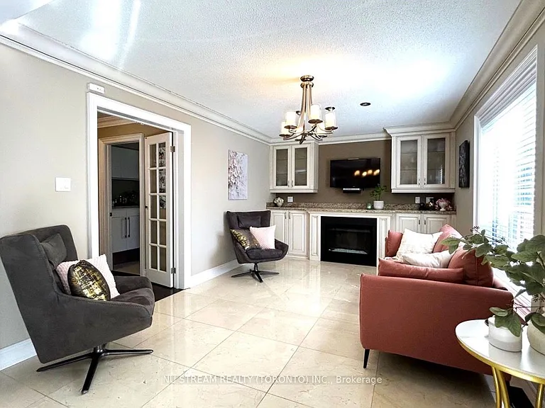 31 Ashfield Dr — Photo 9