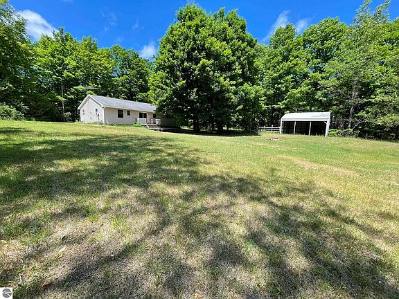 3rd image of 10511 Lake Of The Woods Rd