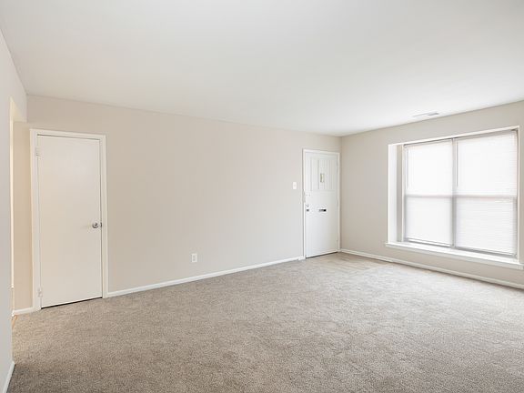 3rd image of 320 W Branch Ave #620