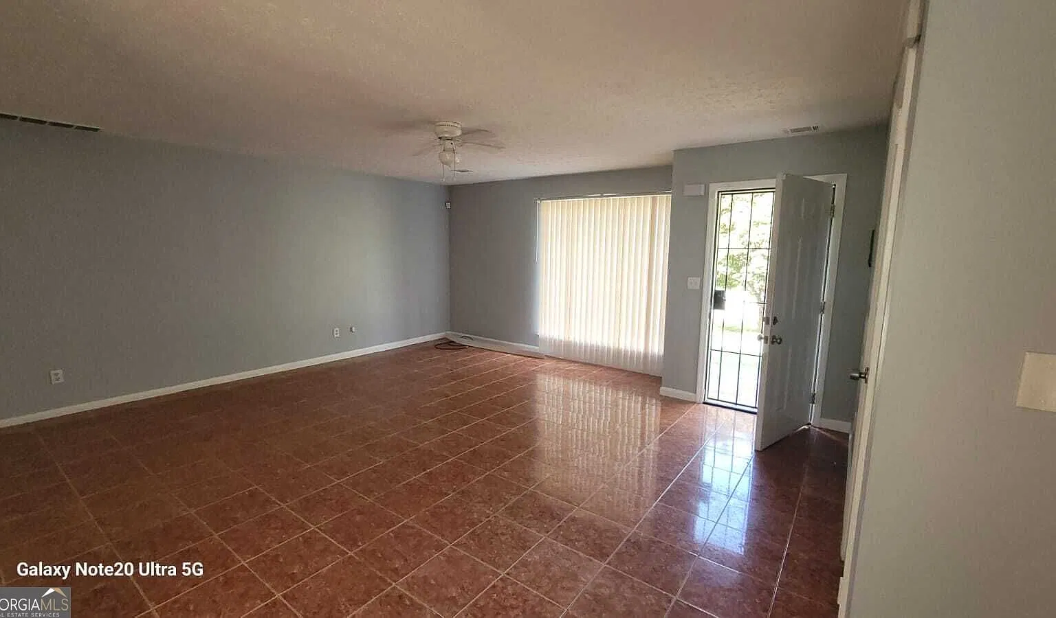 3 bed, 2.0 bath, 1470 sqft, $1,700 — Photo 2