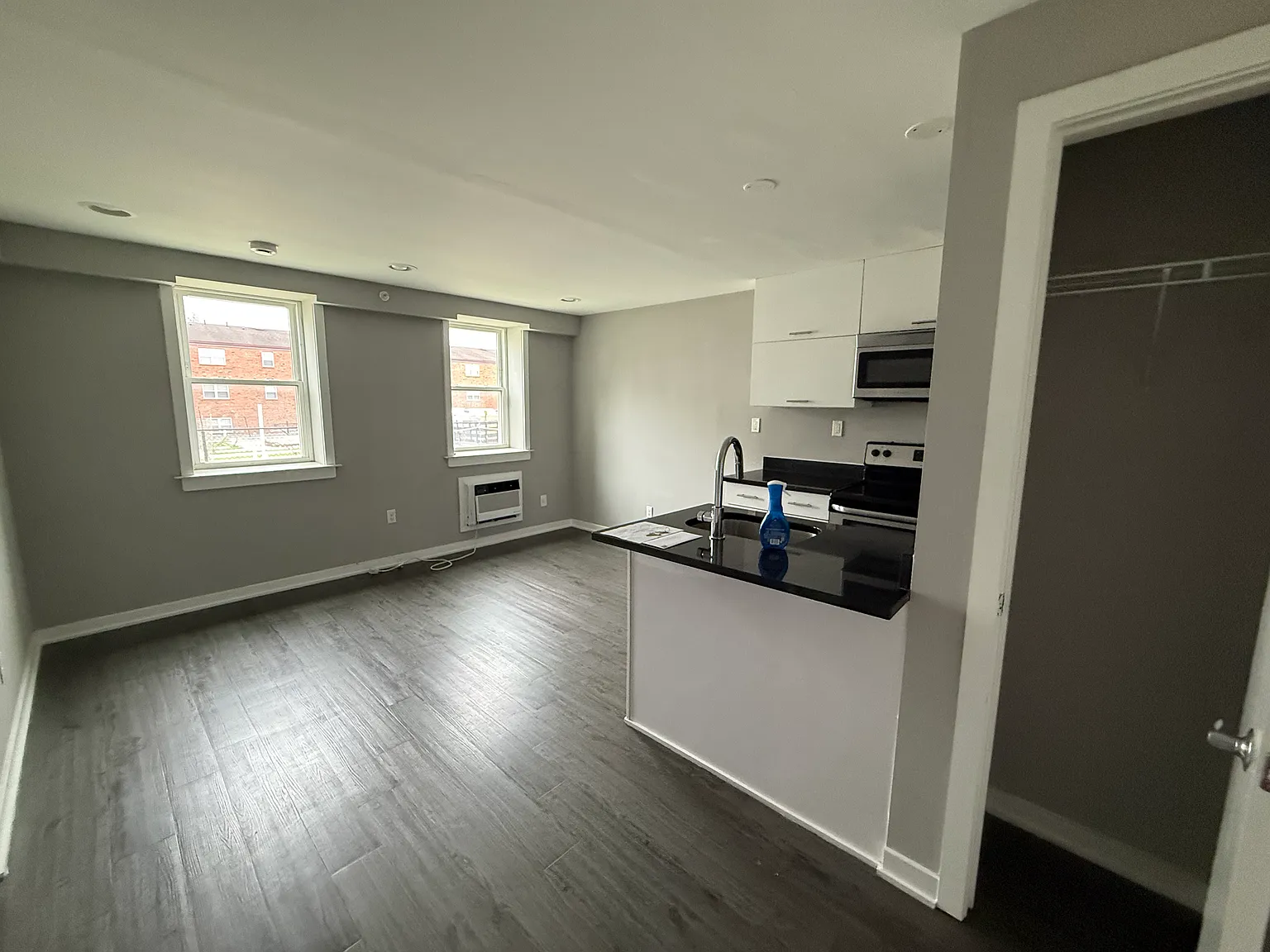 1 bed, $1,400 — Photo 2