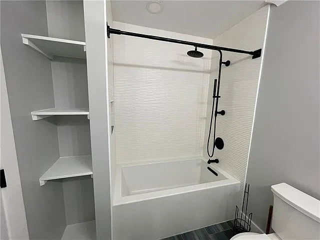 1821 Manson Ave — Photo 16