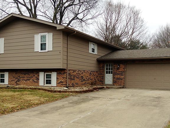 2nd image of 200 Sherwood Dr