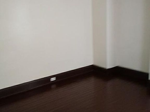 5th image of 1238 Rosemont Ave
