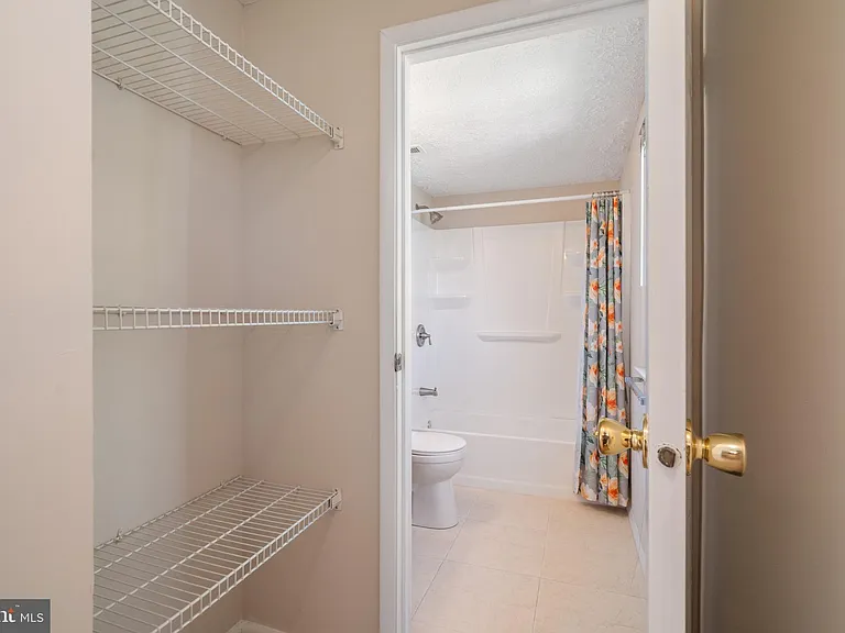 1103 Burwick Dr — Photo 27