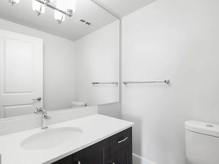 720 Queens Ave — Photo 10