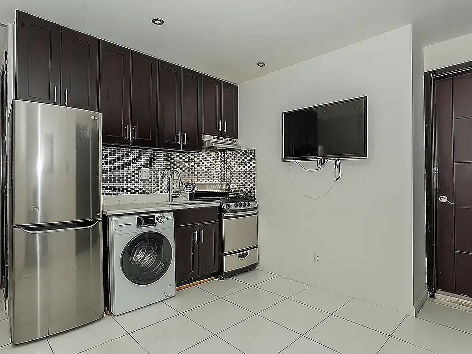 7 W 108th St #2