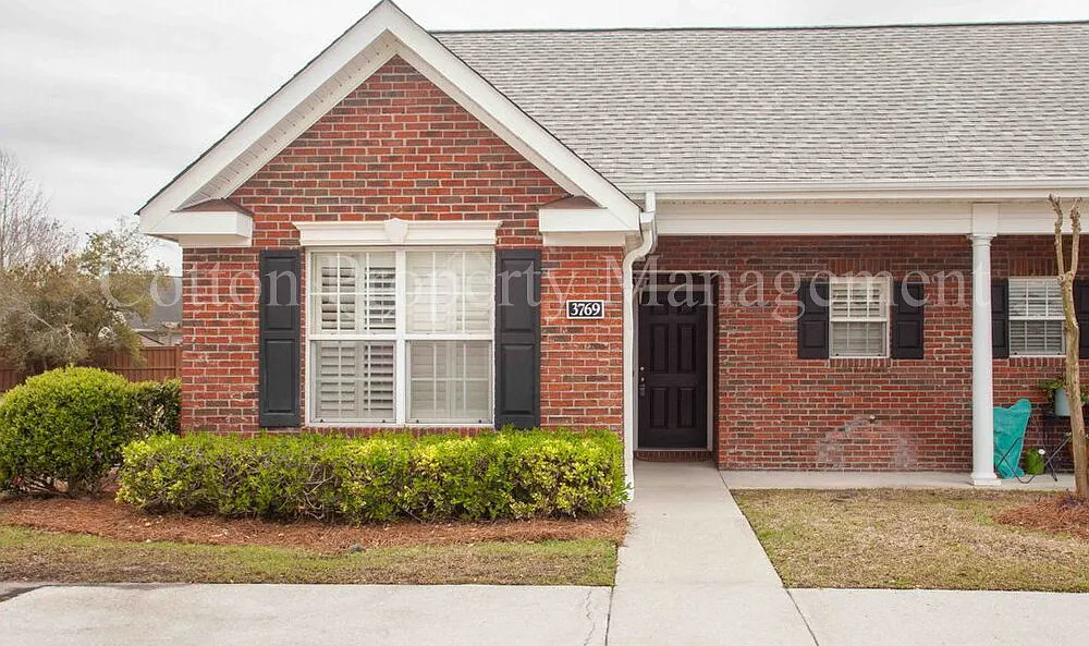 2 bed, 2.0 bath, 932 sqft, $1,550 — Photo 1