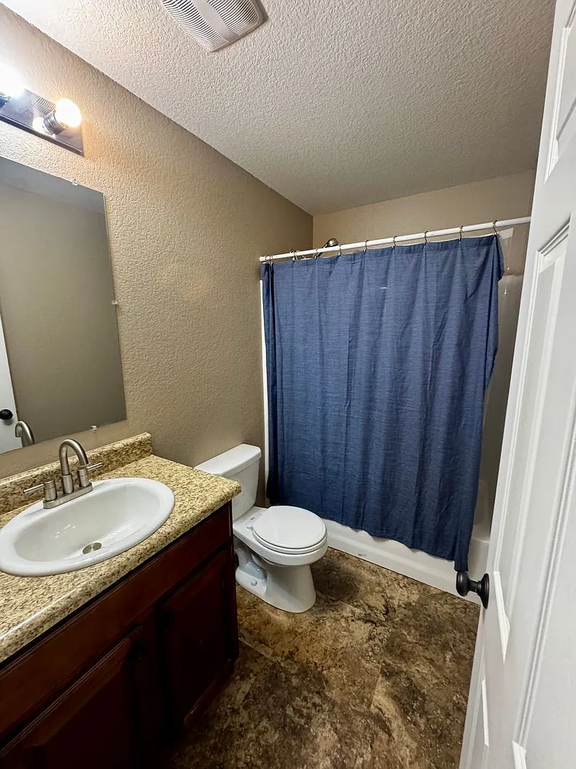 Charming 3-Bedroom Home With Fenced Yard & Fire Pit In Garfield! **Move In Specail Available** — Photo 4