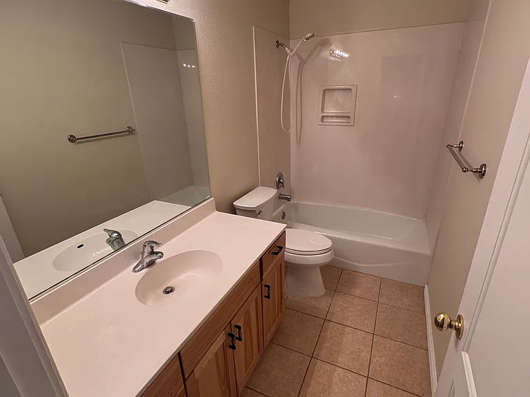 1912 Hollyhock Cir — Photo 36