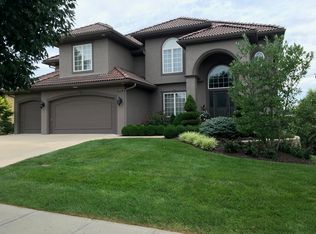 9008 Vista Dr, Lenexa, KS 66220