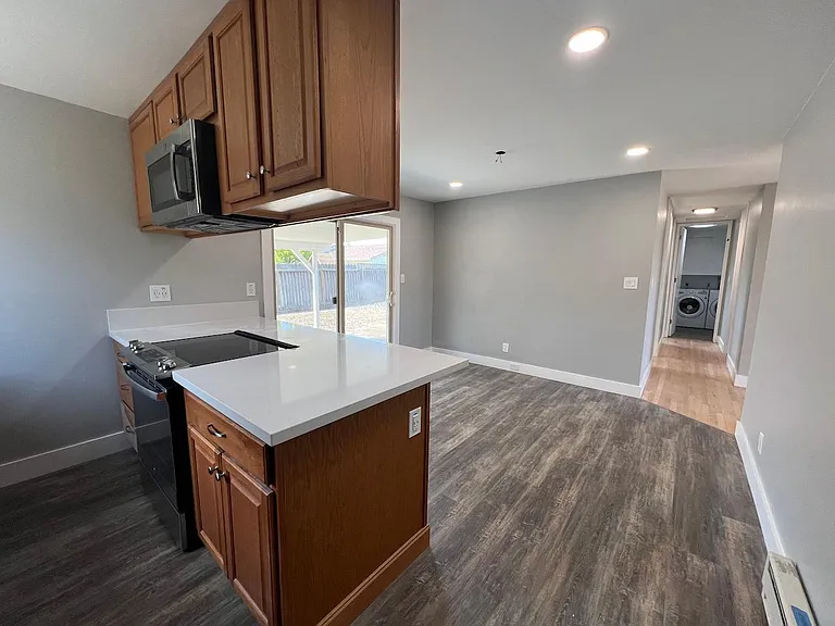 35489 Cleremont Dr — Photo 23