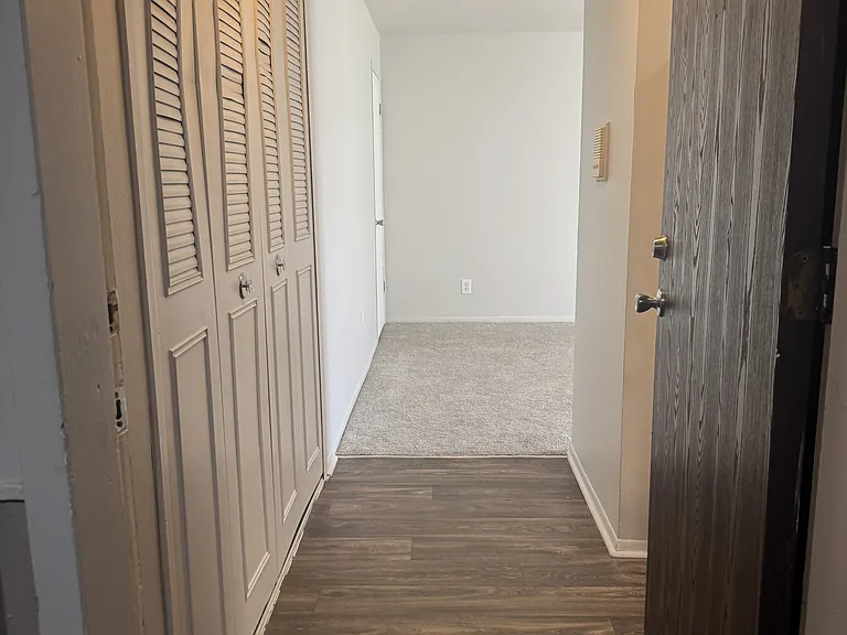 Drawbridge Apartments East — Photo 49