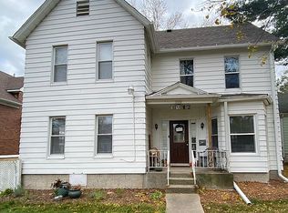 1042 S 3rd Ave, Kankakee, IL 60901