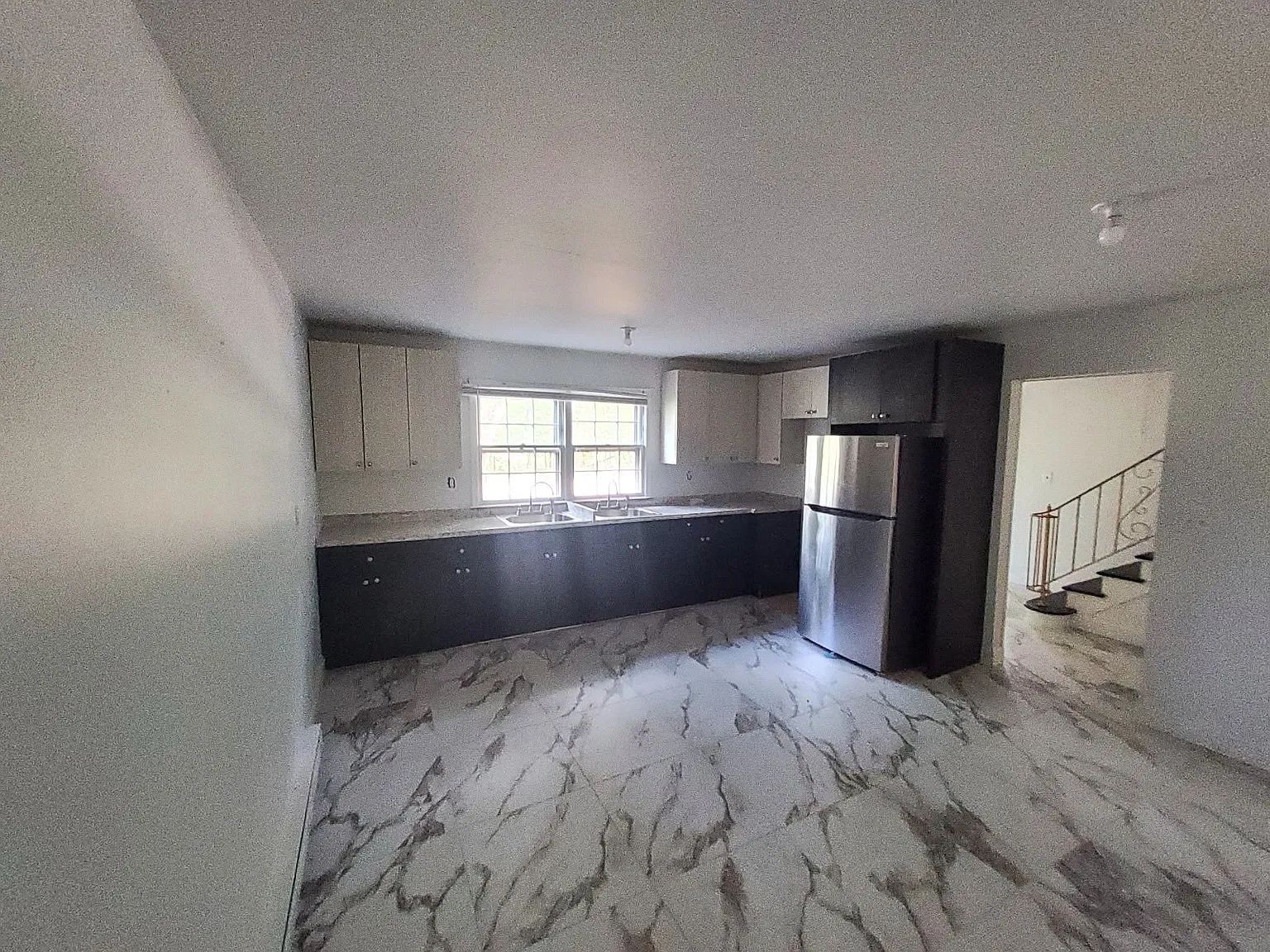 5 bed, $5,000 — Photo 3