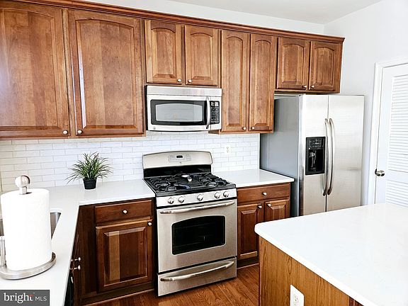 4th image of 7503 Langport Ct