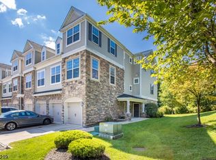 616 Lopez Ln, Morris Plains, NJ 07950