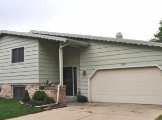 910 33rd St NW, Rochester, MN 55901