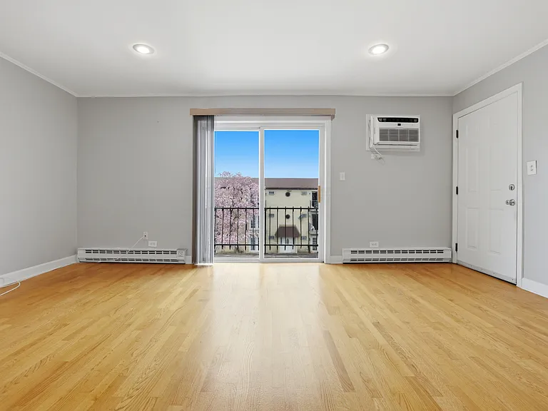 2413 Randall Ln #3B — Photo 3