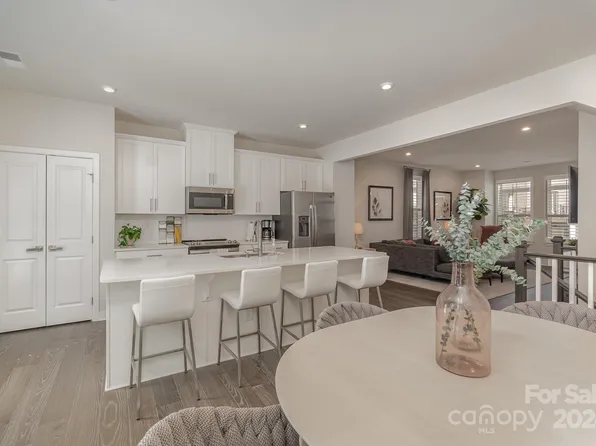 304 Chattooga Way, Charlotte, NC 28211
