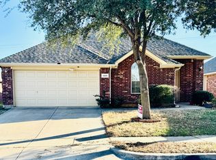 1205 Oakridge Dr, Euless, TX 76040