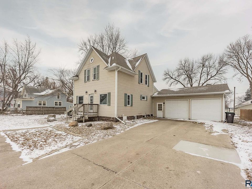 205 S Maple St, Inwood, IA 51240 Zillow